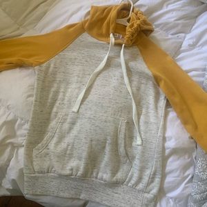 Women’s pullover sweatshirt